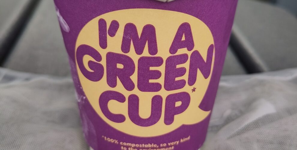 Single use hot drink cup